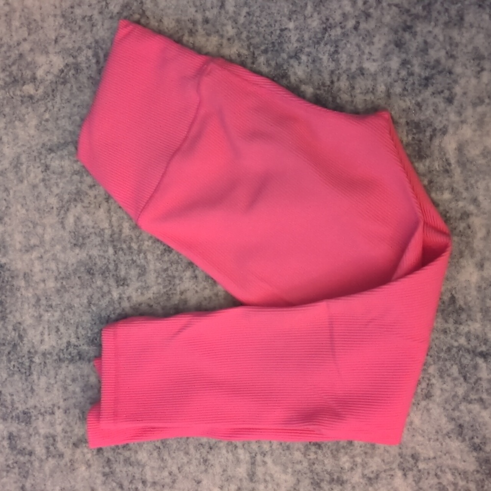 Zyia ribbed Capri legging